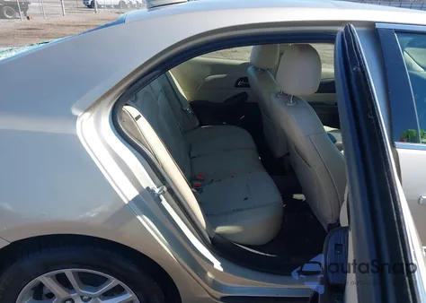 2015 Chevrolet Malibu 1Lt z USA, uszkodzony, nr VIN 1G11C5SL3FF132877